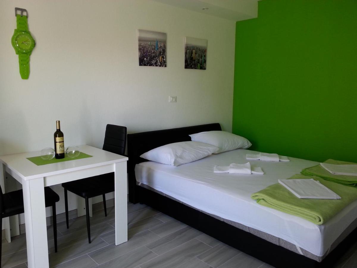 Grey House Apartment Makarska Exterior photo