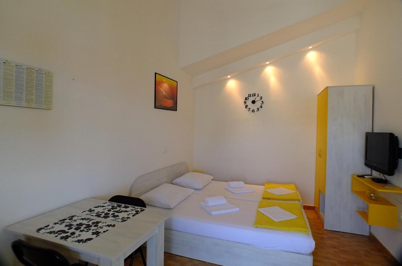 Grey House Apartment Makarska Exterior photo