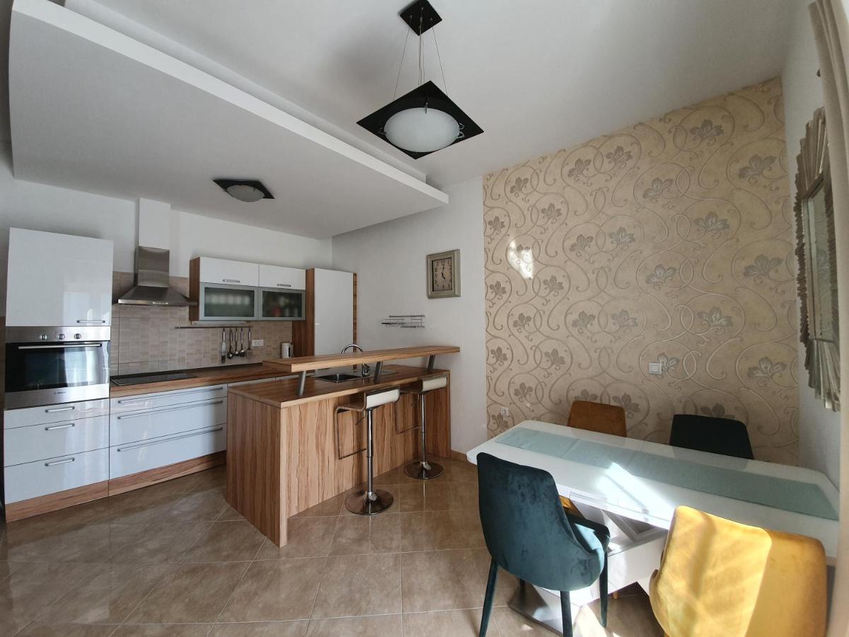 Grey House Apartment Makarska Exterior photo